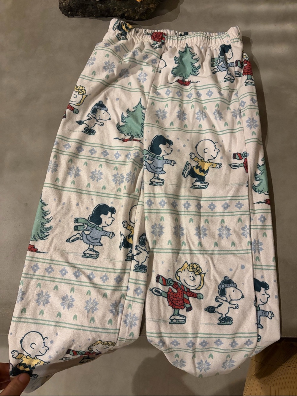 Zara White Kids Pajama Pants with Peanuts Ice Skate Print